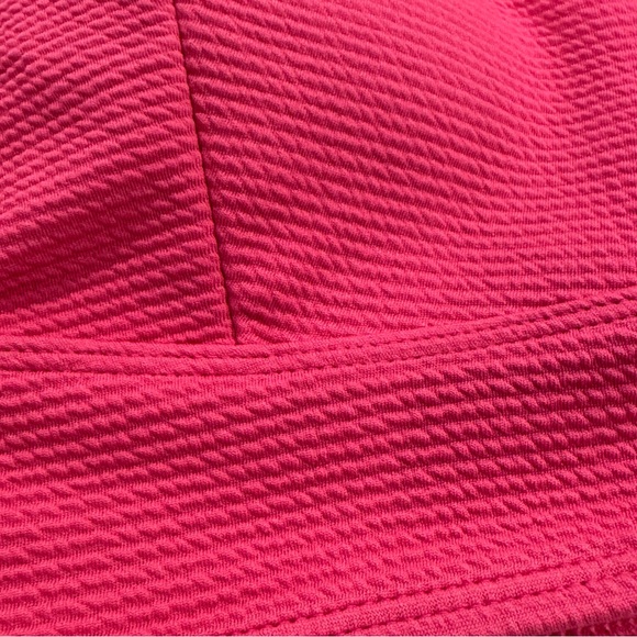NWT Old Navy Ribbed Textured Hot Pink Plunge Bikini Top Women's Medium Padding - Picture 5 of 9
